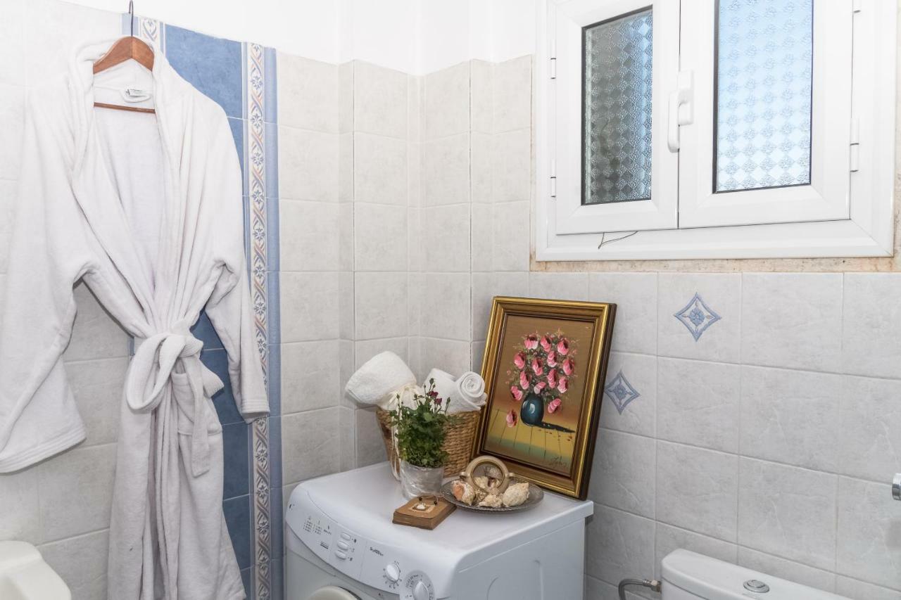 Modern Flat With Beautiful Views In South Of Corfu Leilighet Lefkímmi Eksteriør bilde
